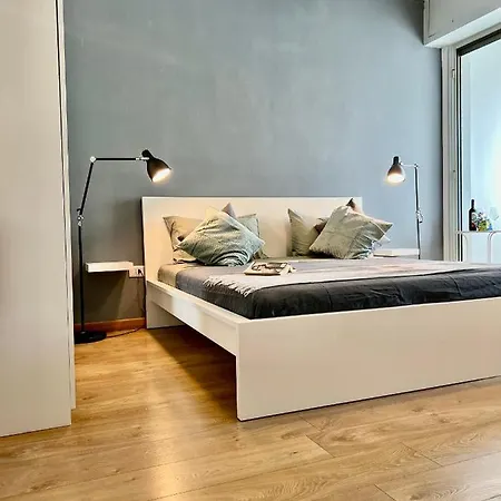 Cozy 3 Km Away From Duomo Διαμέρισμα