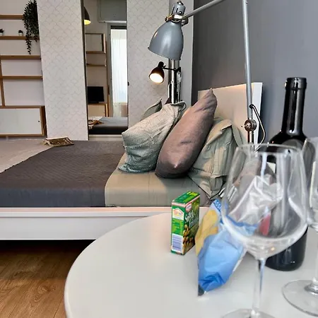 Cozy 3 Km Away From Duomo Διαμέρισμα