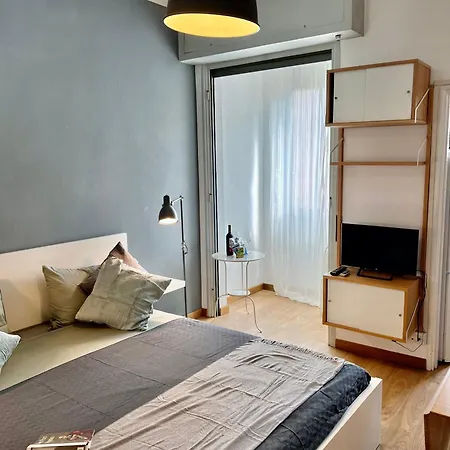 Cozy 3 Km Away From Duomo Διαμέρισμα